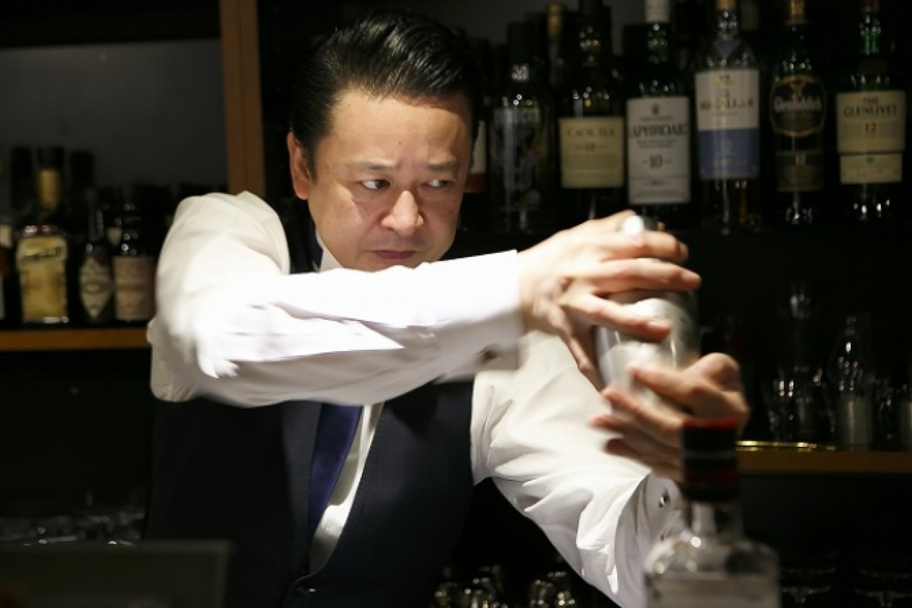 古典レシピからミクソロジーまで、
関西バーシーンの重要人物。
＜前編＞
