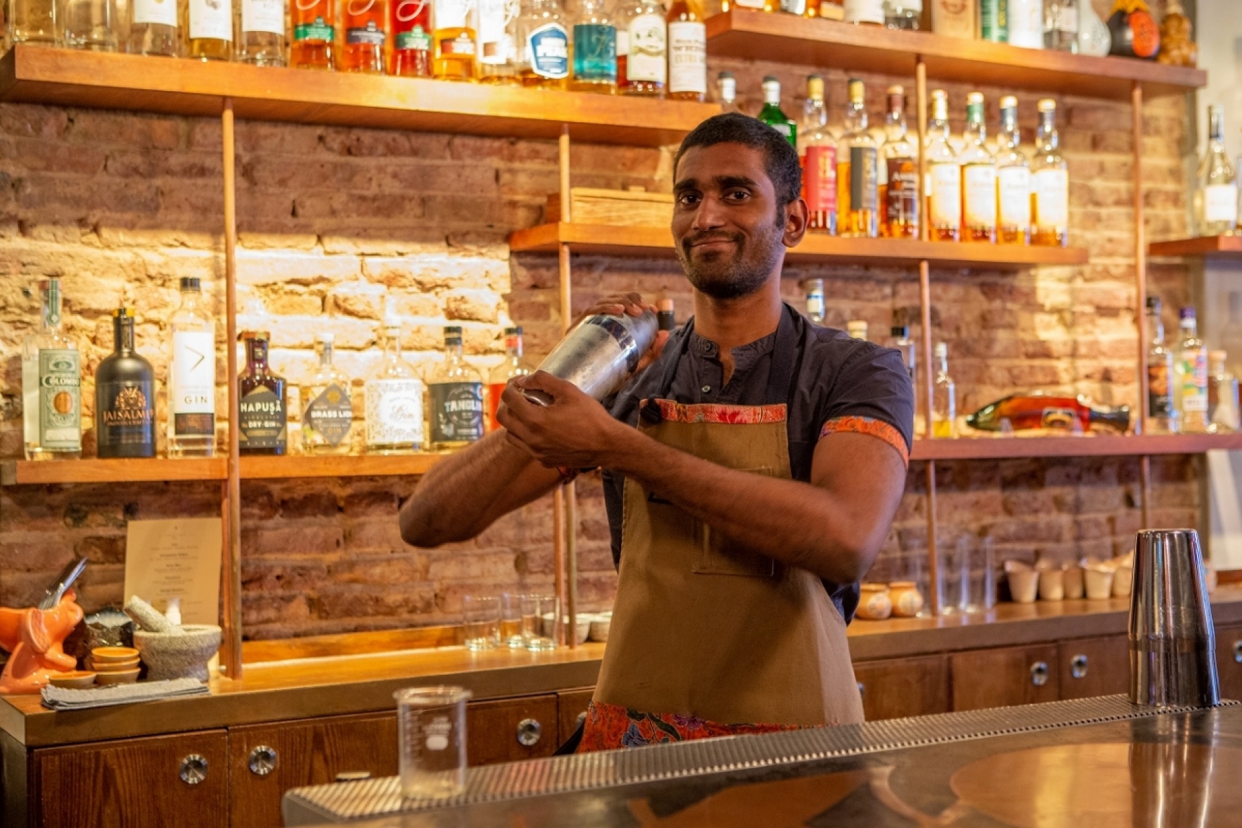 多民族国家シンガポール発、
ミレニアル世代のバーのかたち。
＜前編＞
