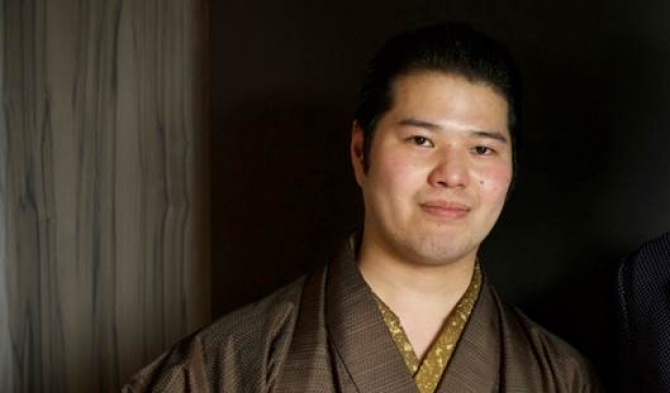 ~騎士道開化~(写真左)Chivalization